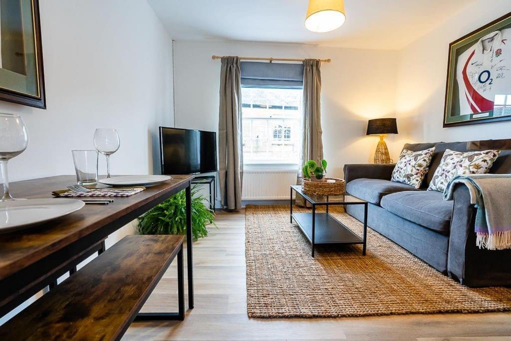 1 Bedroom Flat In Ilminster, Somerset Appartement *